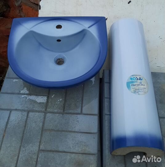 Раковина с пьедесталом