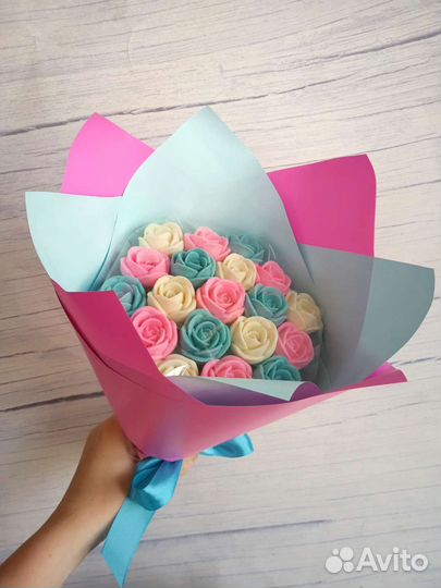 Букет из шоколадных роз с кофе сладкий подарок