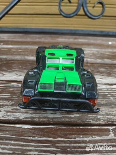 Машинка на радиоуправлении