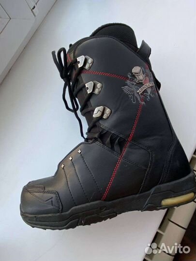 Сноубордические ботинки 42