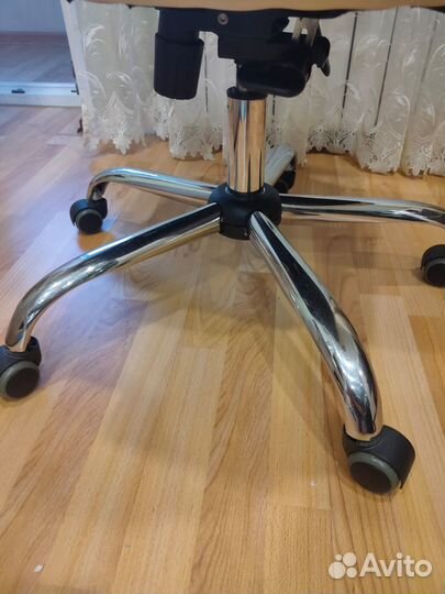 Компьютерное кресло