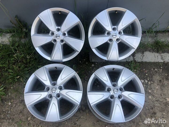 Диски R17 на Volvo XC40 XC60 XC70 S90 оригинал