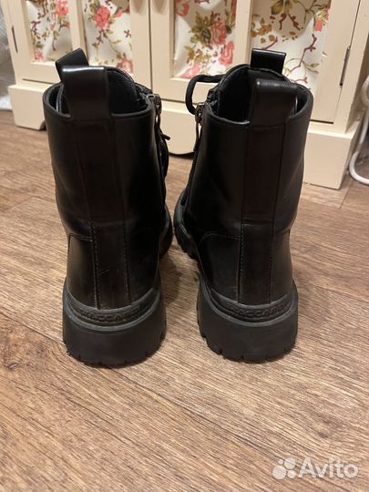 Ботинки весна девочке 34-35 р-р