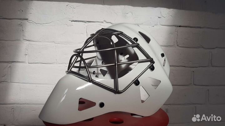 Новый вратарский шлем VRTmask матрица /Wall Retro