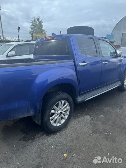 Isuzu D-Max 3.0 МТ, 2019, битый, 180 000 км