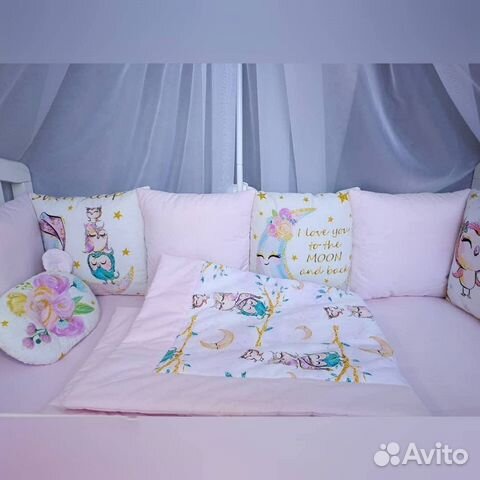 Бортики и одеяло в кроватку новые