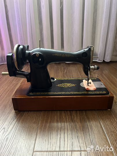 Швейная машина подольск (ручная)