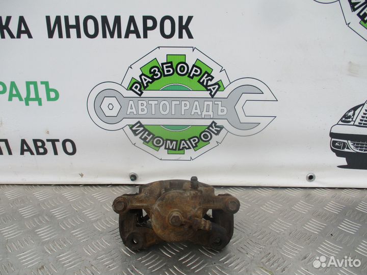 Суппорт передний правый Hyundai Sonata 3 2.0 1996г