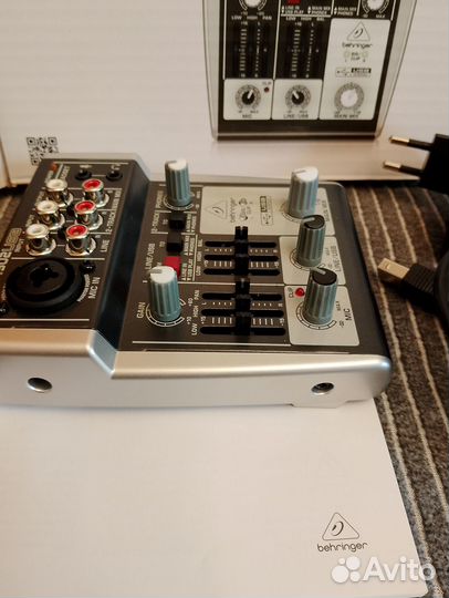Микшер, аудио карта Behringer xenyx 302USB
