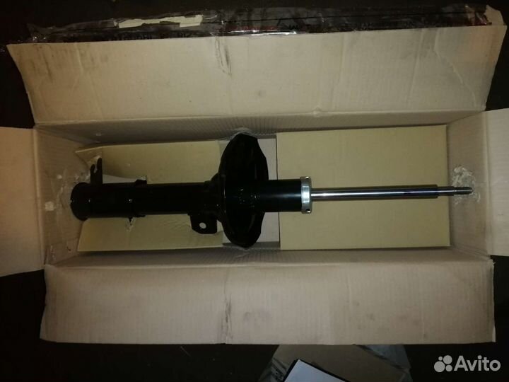 Амортизатор передний правый Santa Fe Classic 2000