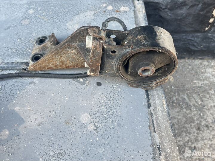 Подушка двигателя левая faw v 5