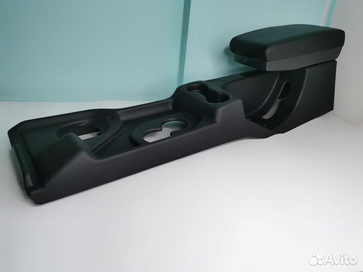 Подлокотник тоннель Нива, старого образца