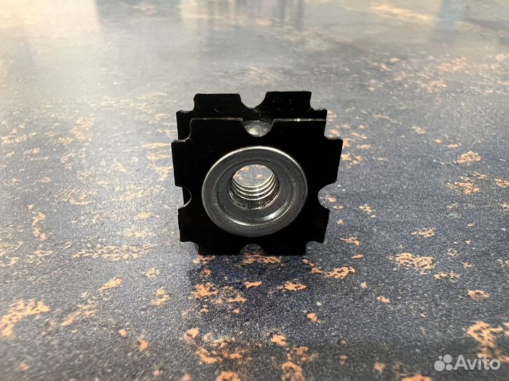 Паук-фиксатор (якорь)