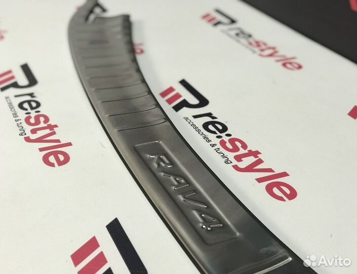 Накладка заднего бампера Toyota Rav4 XA40 2м R385