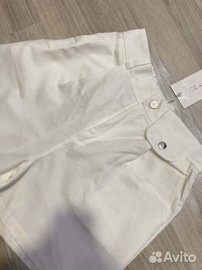 Шорты белые с завышеной талией