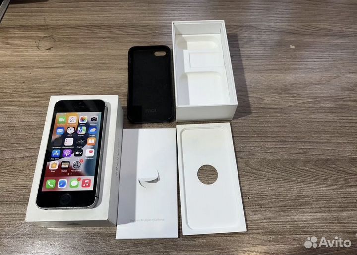 iPhone SE, 16 ГБ