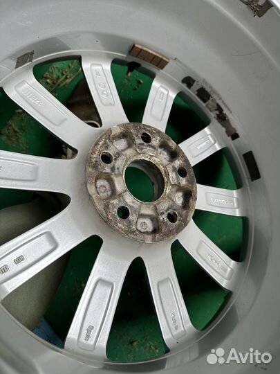 Диски на Audi Q3 R17