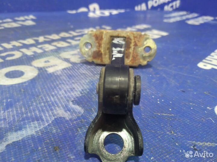 Ограничитель двери Nissan X-Trail T30 внедорожник