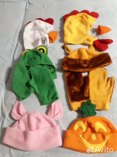 Шапки Деда Мороза,Снегурки и др