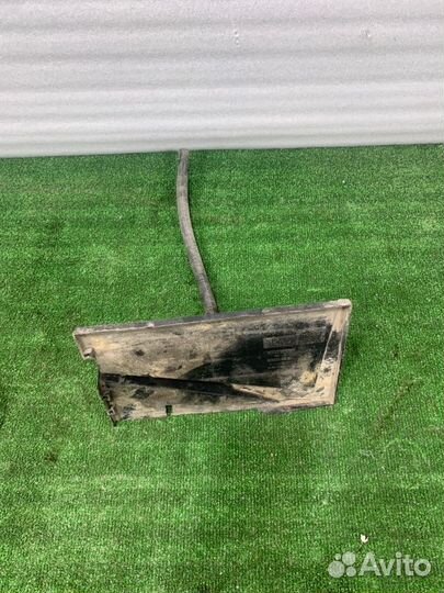 Площадка аккумулятора Renault Logan седан 1.6