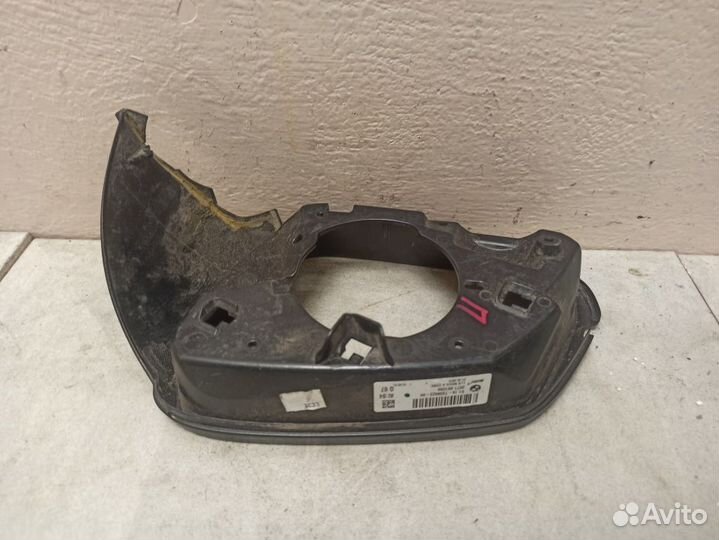 Накладка зеркала правого