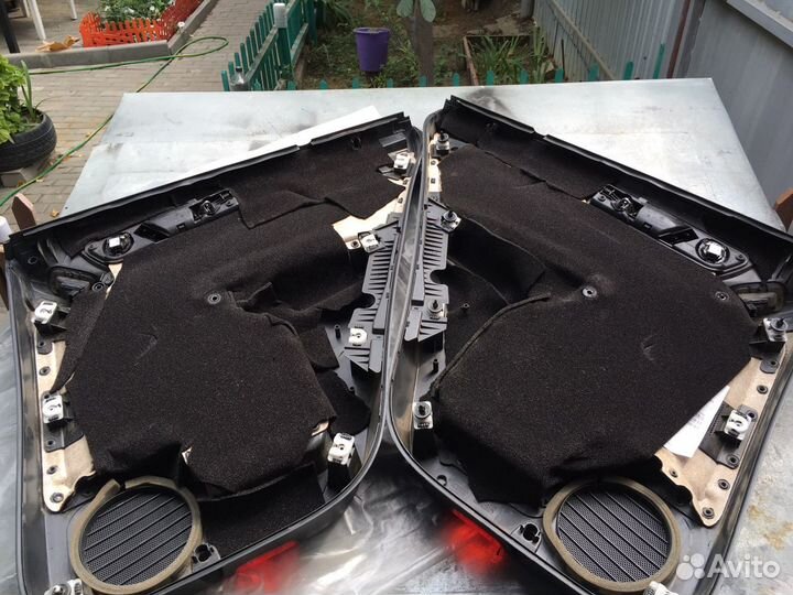 Облицовка (карта) задней правой двери на Тигуан 1