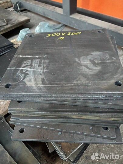 Закладная пластина 300х300х10