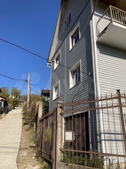 Дом 210 м² на участке 6 сот.