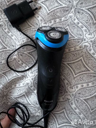 Бритва электрическая philips AT 751. На запчасти