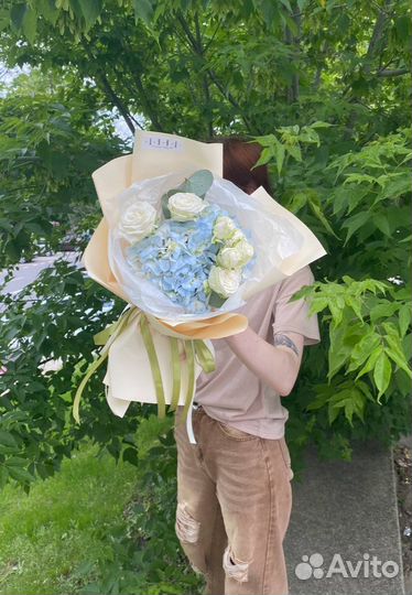 Букет с гортензией