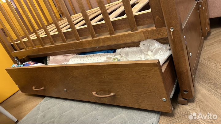 Детская кроватка с матрасом