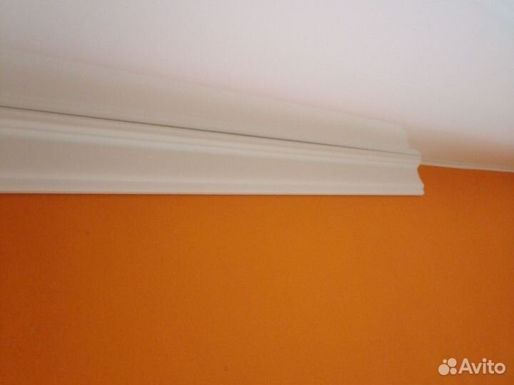Потолочный плинтус