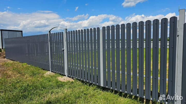 Забор из евроштакетника с гарантией