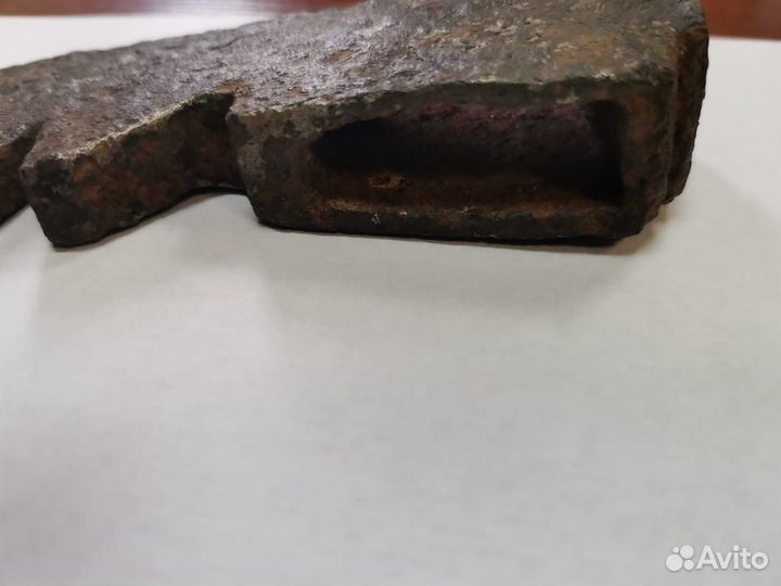 Старинный топор плотника долбежника