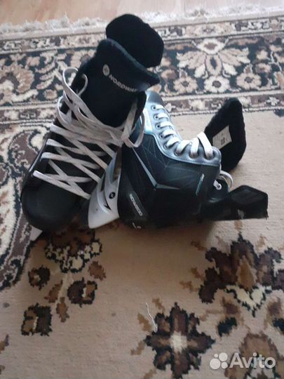 Коньки хоккейные