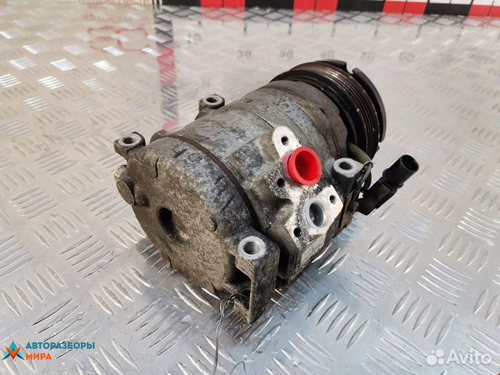 Компрессор кондиционера Mitsubishi Space Wagon