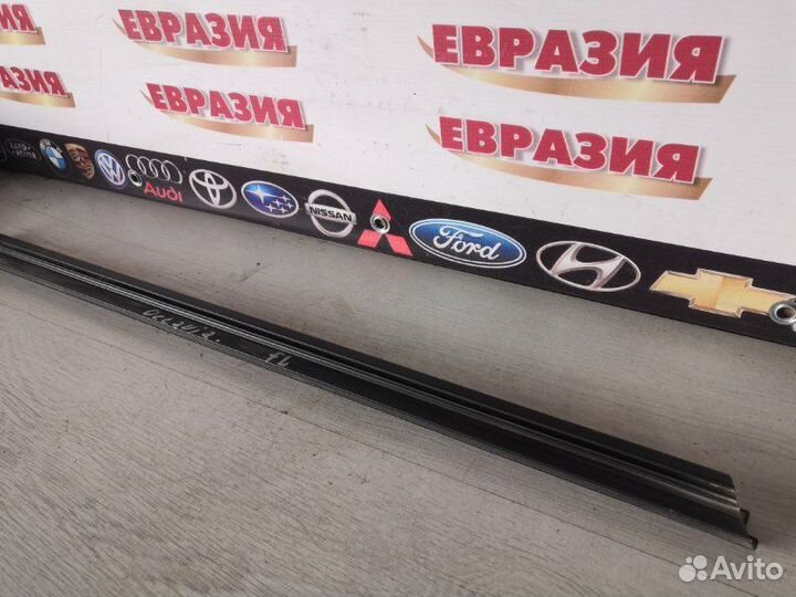 Молдинг стекла передний левый Skoda Octavia A5 BSF