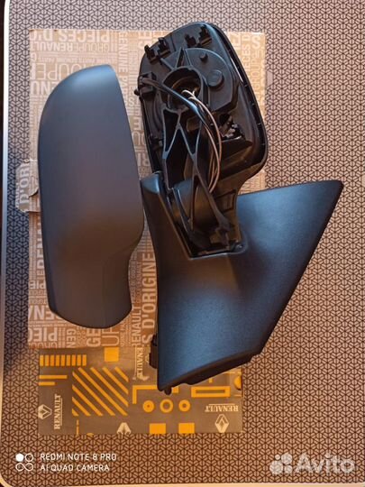 Продам новое правое зеркало заднего вида