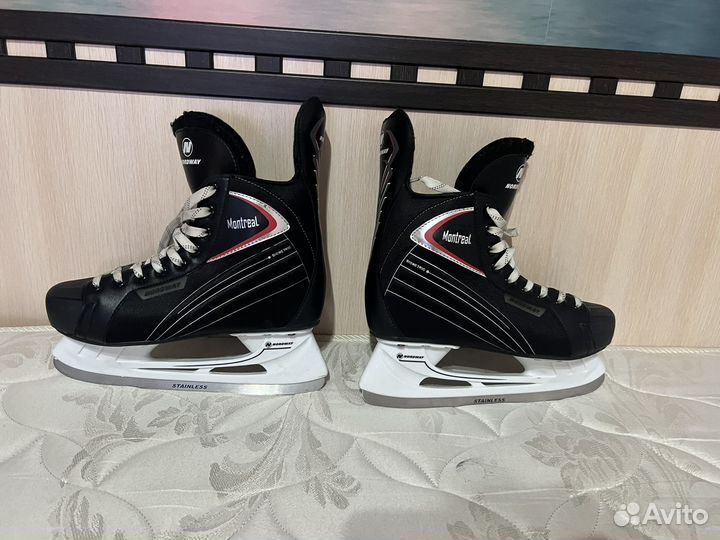 Коньки хоккейные