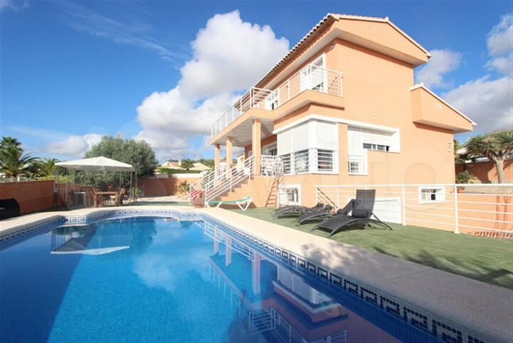 Дом 365 м² (Испания)