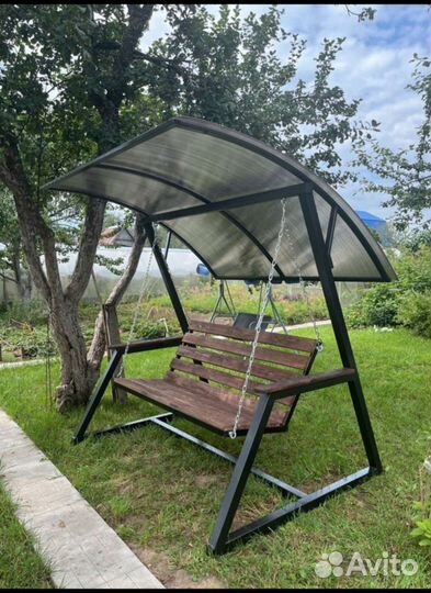 Качель металлическая с крышей