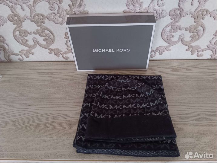 Подарочный набор шапка и шарф Michael Kors новый