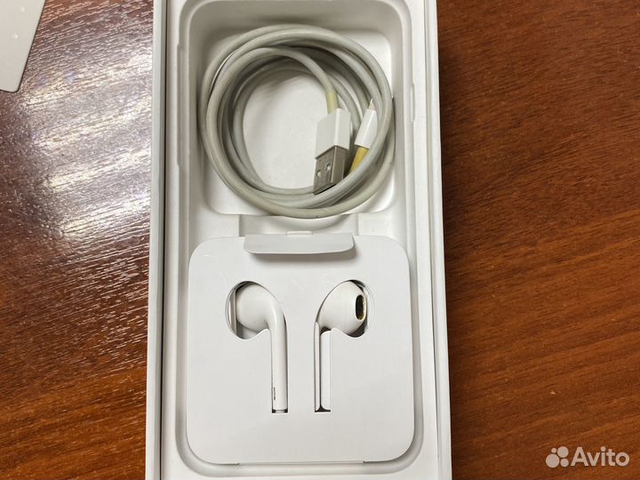 Телефон iPhone 7