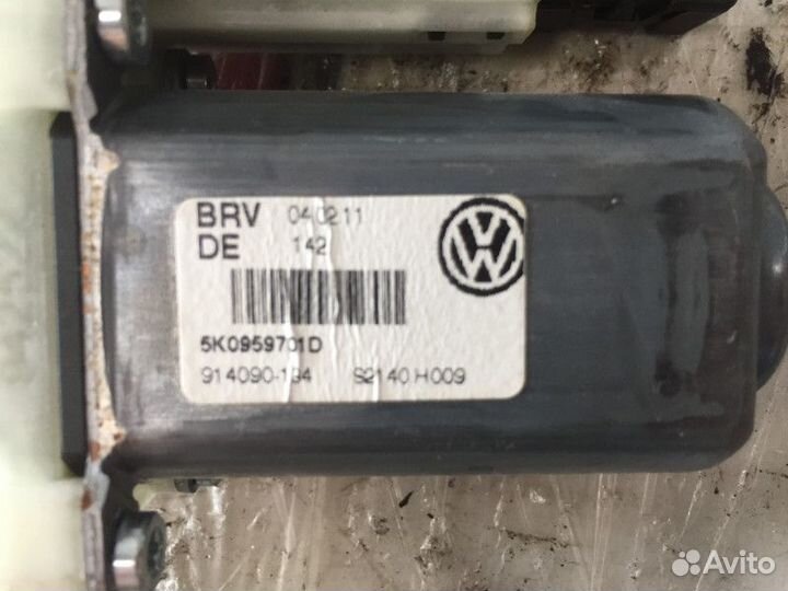 Моторчик стеклоподъемника передний левый Гольф 6