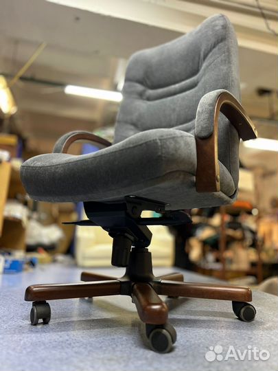 Компьютерное кресло для руководителя