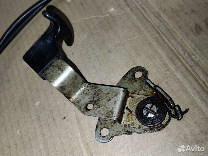 Трос капота Москвич 2141