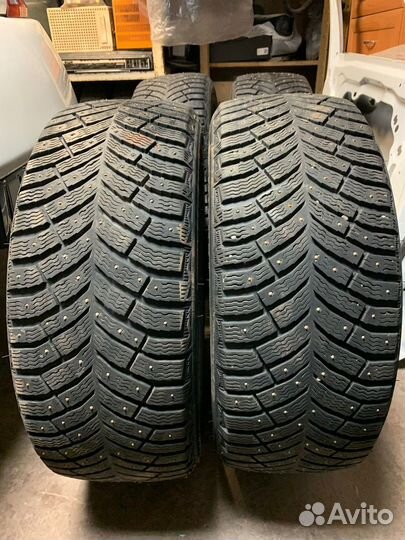 Michelin X-Ice North 4 235/45 R18 98Y