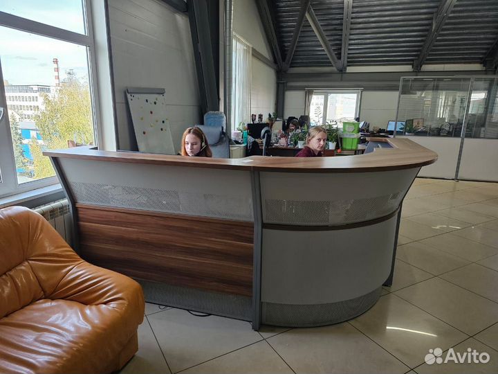 Стойка ресепшен