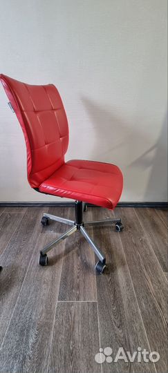 Офисное кресло