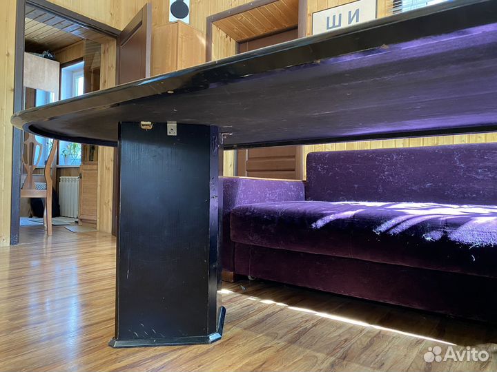 Стол обеденный большой